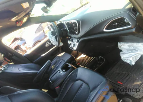 2023 Chrysler Pacifica Touring L z USA, uszkodzony, nr VIN 2C4RC1BG0PR603285